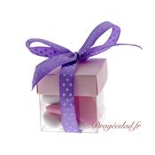 Boite  drages cube transparent rose nacr